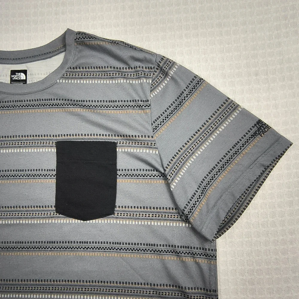 The North‎ Face Men's XXL Gray Striped FlashDry Pocket T-Shirt Short Sleeve Tee